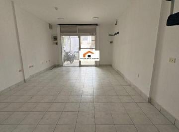 Local comercial , Guayaquil · Urdesa, Alquilo Local con Mezzanine, Calle Bálsamos y 5ta, 60 m²