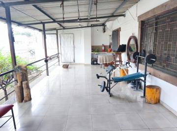 Casa de 4 habitaciones, Guayaquil · Venta de Casa Rentera en La Alborada Et 11