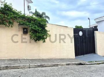 Terreno / Lote · 387m² · Venta de Terreno en Urb. Santa Cecilia, Ceibos J. Zav