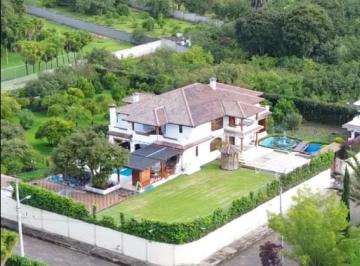 Hacienda-Quinta de 4 habitaciones, Quito · Casa Campestre