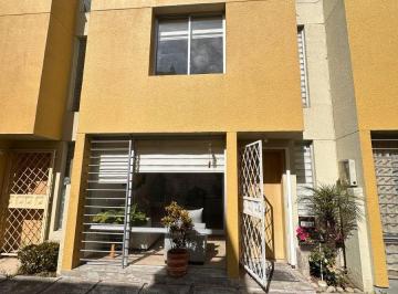 Casa de 3 habitaciones, Quito · Casa de Venta en Calderón