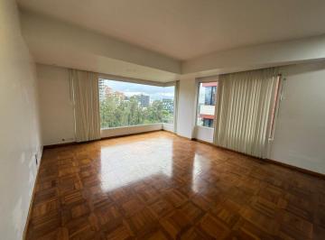 Departamento de 3 habitaciones, Quito · Vendo Departamento Hermoso Tres Dorm. - Sector Bossano