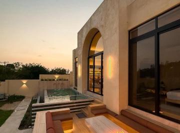 Casa · 250m² · 4 Habitaciones · 2 Estacionamientos · Casa en Venta en Olon