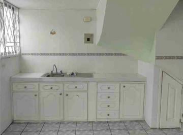 Casa de 2 habitaciones, Quito · Casa de 178 m² con 2 Habitaciones en Venta en Mitad del Mundo