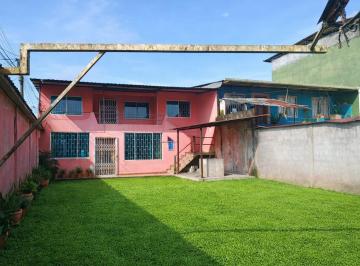 Casa · 313m² · 4 Habitaciones · 5 Estacionamientos · Casa en Santo Domingo
