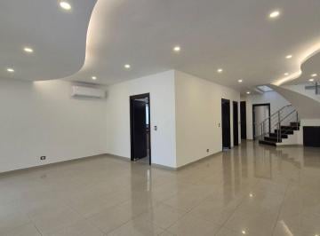 Casa de 3 habitaciones, Guayaquil · Amplia y Elegante Casa en Alquiler, Primeras Urbanizaciones de Vía a La Costa, Seguridad Al Máximo!