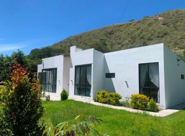 Quinta vacacional de 3 habitaciones, Pedro Moncayo · Quinta de Venta Via a Tanda, Casa Vacacional con Piscina. Lista Para Disfrutar. a 1 Hora de Quito