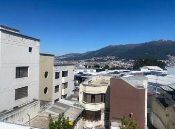 Casa de 5 habitaciones, Quito · Exclusiva Casa en Venta o Arriendo en La Urbanización Las Bromelias