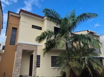 Casa de 3 habitaciones, Guayaquil · Vendo Casa en Vía a La Costa, Excelente Precio, Urbanización Privada, Cerca Ecotec, Salesiana
