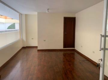 Oficina comercial , Riobamba · Oficina de 20 m² con Exclentes Acabados en Alquiler en El Centro de Riobamba