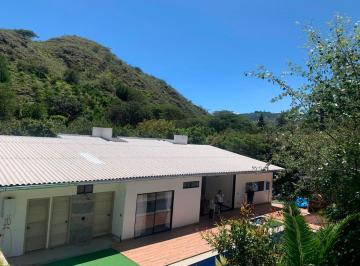 Hacienda-Quinta de 3 habitaciones, Quito · Hacienda - Quinta de 2000 m² en Venta Cerca de Guayllabamba