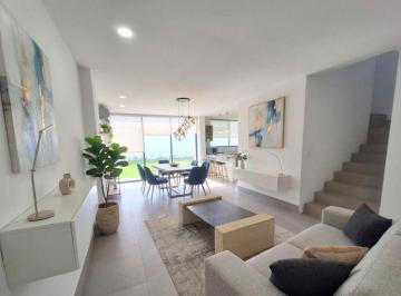 Casa de 2 habitaciones, Guayaquil · En Alquiler Linda Casa en Urb La Costa Sámborondon