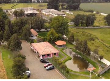 Hacienda-Quinta , Latacunga · Propiedad Comercial Turística 21500 m²