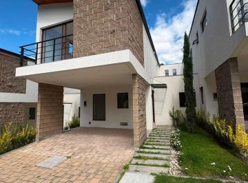 Casa · 4 Habitaciones · 2 Estacionamientos · Casa - Los Chillos