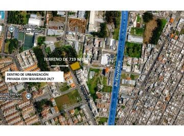 Terreno / Lote · 719m² · Terreno de Venta de 719 m² - en Urbanización Ideal Para Proyecto Inmobiliario 5 Pisos