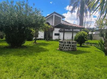 Hacienda-Quinta · 381m² · 6 Habitaciones · 10 Estacionamientos · Quinta en Sangolqui