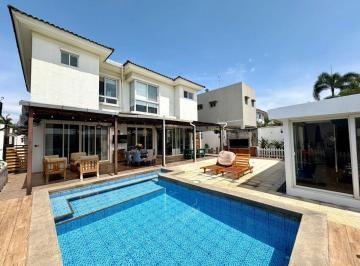 Casa de 4 habitaciones, Guayaquil · Casa Alquiler en Urb. Laguna del Sol en Km 7 de La Vía Samborondón