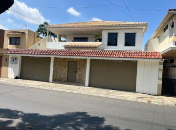 Casa de 6 habitaciones, Guayaquil · Venta en Puerto Azul, Casa Bifamiliar, Solar 334,05 m², Area de Const. 384.65 m², en Av