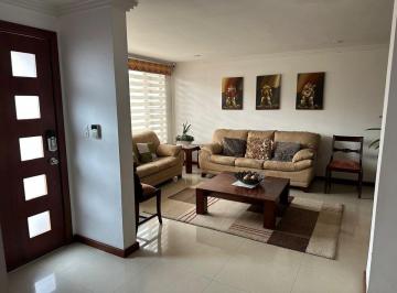 Casa de 4 habitaciones, Cuenca · Moderna Casa en Venta