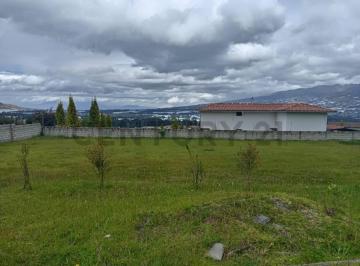 Terreno / Lote · 142m² · 2 Habitaciones · De Venta Terreno con Chalet de Madera y Amplia Vista en Ayora, Cayambe