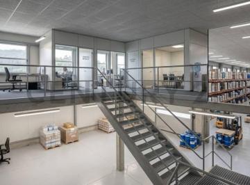 Oficina comercial · 130m² · 2 Estacionamientos · Ofibodegas de Alquiler en Complejo, de 130 m². a 5 Minutos del Aeropuerto, Quito