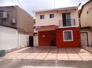 Casa de 4 habitaciones, Guayaquil · Vendo Casa de 2 Plantas Urbanización Metropolis