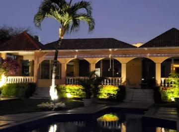 Casa de 5 habitaciones, Guayaquil · Casa de Lujo en Zona Cerrada de Santa Cecilia