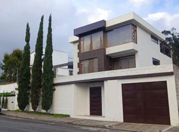 Casa de 8 habitaciones, Quito · Venta 2 Casas, Vista Espectacular en San Antonio