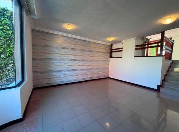 Casa de 4 habitaciones, Quito · De Venta Hermosa Casa de 5 Dorm. en La Urbanizacion El Condado