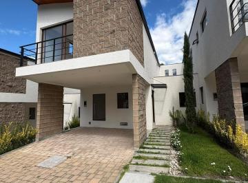 Casa · 145m² · 4 Habitaciones · Casa en Los Chillos