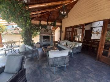 Casa · 485m² · 4 Habitaciones · 3 Estacionamientos · Bajo de Precio! Vendo Casa de 1 Nivel Tipo Quinta Urbanización Cumbayá Tumbaco