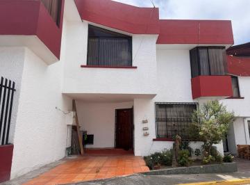 Casa de 3 habitaciones, Quito · Casa en Venta Secto La Kennedy, Conjuntos La Brasilia