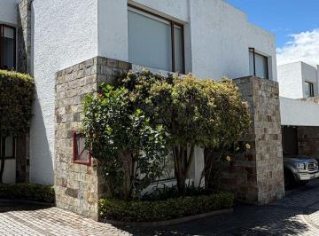 Casa de 2 habitaciones, Quito · Hermosa Casa de Venta en Cumbaya. Sector Ciudad San Patricio