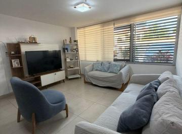 Departamento de 3 habitaciones, Guayaquil · Departamento Moderno en Venta, Planta Baja, de Tres Dorm.
