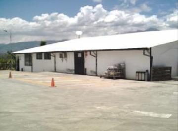 Terreno / Lote , Quito · Terreno de 6.890 m² con 720 m² de Galpones