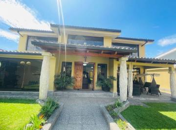 Casa de 5 habitaciones, Quito · Venta de Casa Más Dep de 2 Habitaciones, en El Reservorio en Cumbaya, Súper Oportunidad