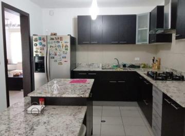 Casa de 3 habitaciones, Quito · Renta Casa Amoblada Dos Pisos Dos Parqueaderos Tres Dorm Estudio Intervalles Tumbaco