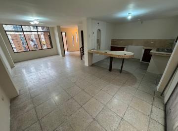 Casa de 3 habitaciones, Guayaquil · En Venta Casa en Cdla. Los Esteros Dentro de Sector con Portón.