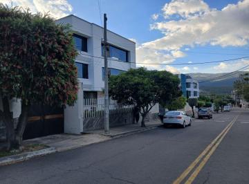 Departamento de 4 habitaciones, Quito · Arriendo Departamento Grande en La Urb. El Condado, Primera Etapa, Tercer Piso Excelente Ubicacion