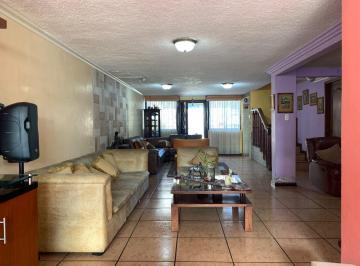 Casa · 380m² · 4 Habitaciones · 2 Estacionamientos · Venta Casa San Carlos, a Una Cuadra Parque Ingles 4 Dorm.