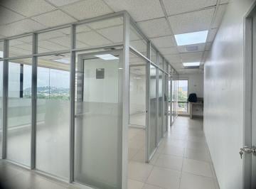 Oficina comercial , Guayaquil · Norte. World Trade Center - en Renta Oficina de 120 m² 100% Remodelada, Vista Panoramica Unica