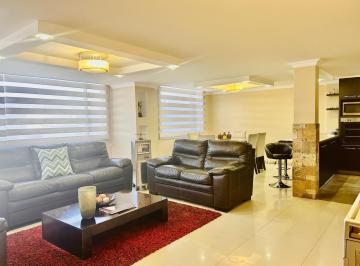 Casa · 344m² · 8 Habitaciones · 3 Estacionamientos · Venta o Renta en Carcelen