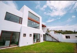 Casa · 283m² · 3 Habitaciones · 2 Estacionamientos · Venta Casa en Urbanización Parque Algarrobos