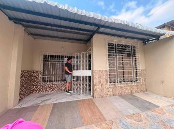 Casa de 4 habitaciones, Guayaquil · Casa en Venta – Ciudadela Orquídeas