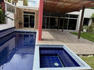 Casa · 660m² · 4 Habitaciones · 3 Estacionamientos · Venta de Casa Dentro de Urbanizacion en Chambala, La Viña, Tumbaco