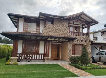 Casa de 3 habitaciones, Quito · Hermoso Departamento Tumbaco
