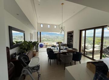 Departamento de 2 habitaciones, Quito · Hermoso Departamento con Increíble Vista