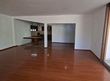 Casa · 150m² · 2 Estacionamientos · Casa - Puembo