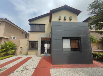 Casa de 4 habitaciones, Guayaquil · Venta Casa con 4 Habtc. en Ciudad Celeste - Y. Vásquez
