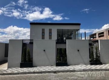 Departamento · 71m² · 2 Habitaciones · 2 Estacionamientos · Cumbayá - Yanazarapata, Departamento 2 Dorm. 71.74 m² - Terraza de 14.62 m² - P2.b5a